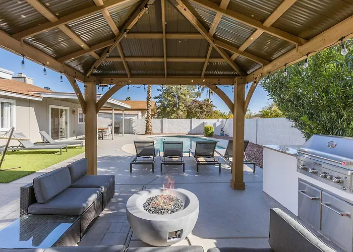 Holiday home Blumoon-private Pool & Fire Pit-projection Theater